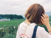 短发女生背影头像,展现独特气质与时尚风采