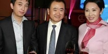 文娱吃瓜：入行前做过这些管事！赵丽颖曾是出售员他挖粪坑。今日吃瓜fun必吃大瓜揭秘2024年文娱圈最新热议事宜！（抖音热门｜）及自曝被打产业被偷直播辟谣…才一天圈再曝多个离谱大瓜