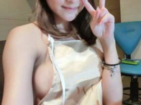 蜜桃久久久裸体美女真人照,绝美身材惊艳亮相，网友直呼“真人比照片还美”！”